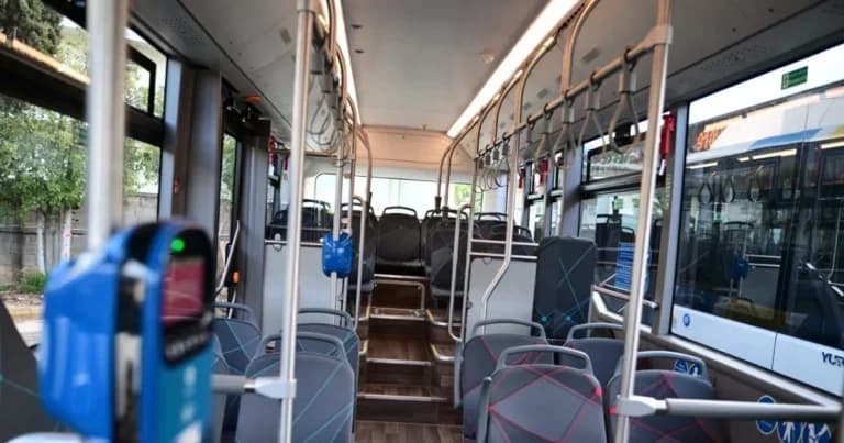 Η συμμορία 7 Ρομά συνελήφθη για ληστεία σε λεωφορείο