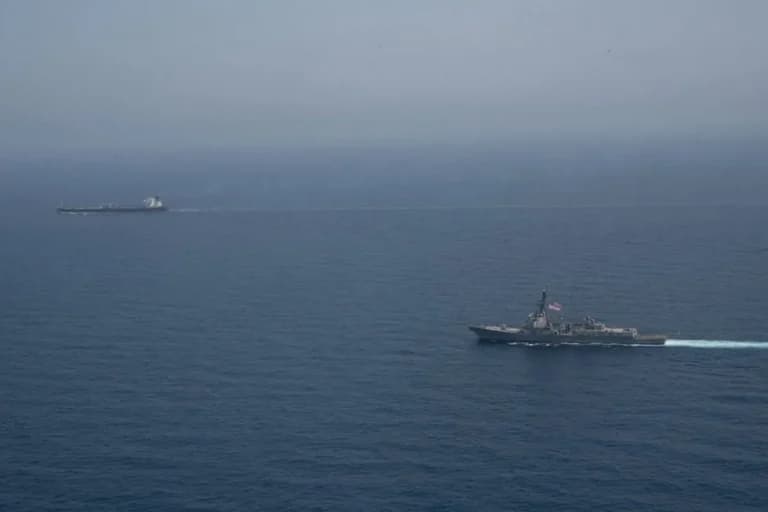 Οι ΗΠΑ αναχαιτίζουν ιρανικό πλοίο στην Αραβική Θάλασσα