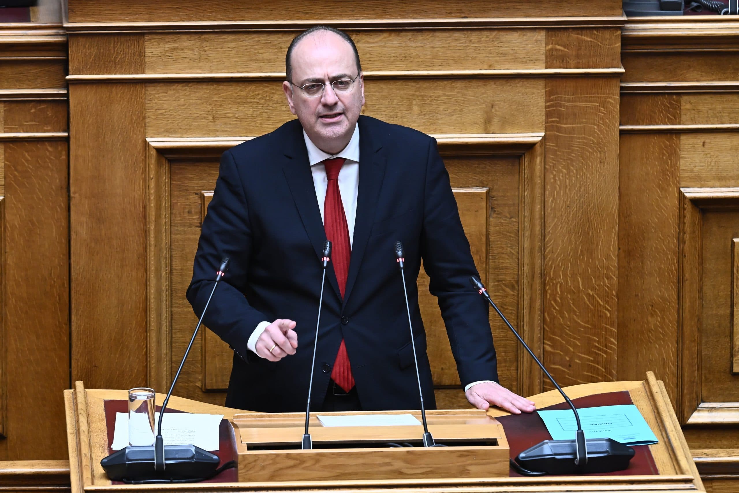 Λαζαρίδης: Παρουσίασε το πτυχίο του από κολέγιο