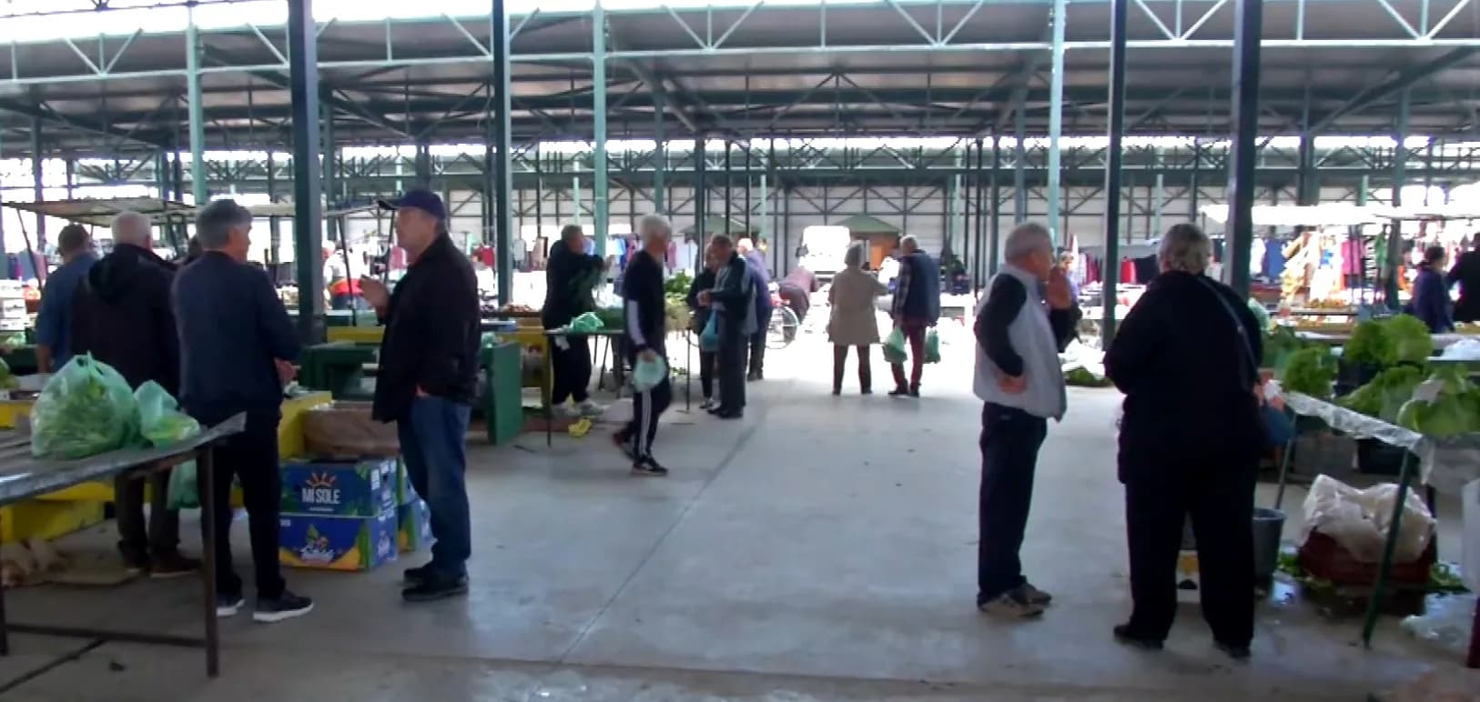 Οι Έλληνες περνούν το σύνορο για να ψωνίσουν στη Βόρεια Μακεδονία