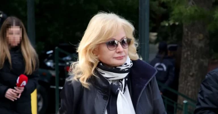 Η Αγγελική Νικολούλη: Συγκινητικό αντίο στη μητέρα της