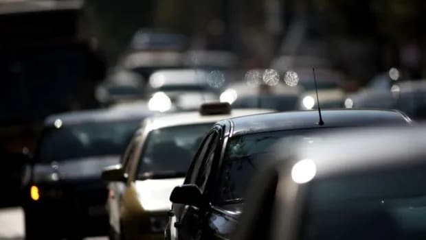 Η κυκλοφορία στην Αττική παραλύει με τεράστιες καθυστερήσεις