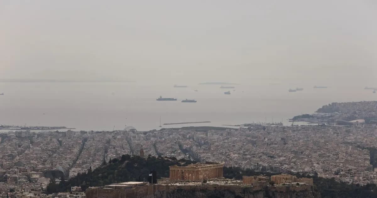 Ο καιρός παραμένει άστατος με βροχές και υποχώρηση της αφρικανικής σκόνης