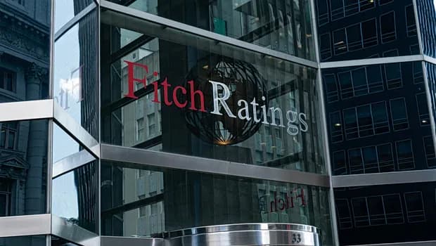 Η Fitch αξιολογεί την ελληνική οικονομία υπό αβεβαιότητα