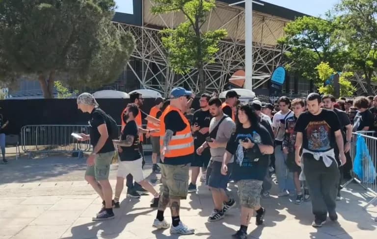 Οι Metallica στο ΟΑΚΑ: Πανζουρλισμός στις πύλες του σταδίου