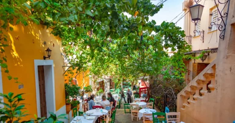 Η Ελλάδα κορυφαίος προορισμός για κρατήσεις τελευταίας στιγμής