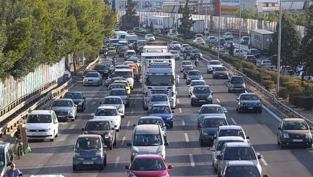 Κίνηση τώρα: Μποτιλιαρισμένος ο Κηφισός στην Αττική