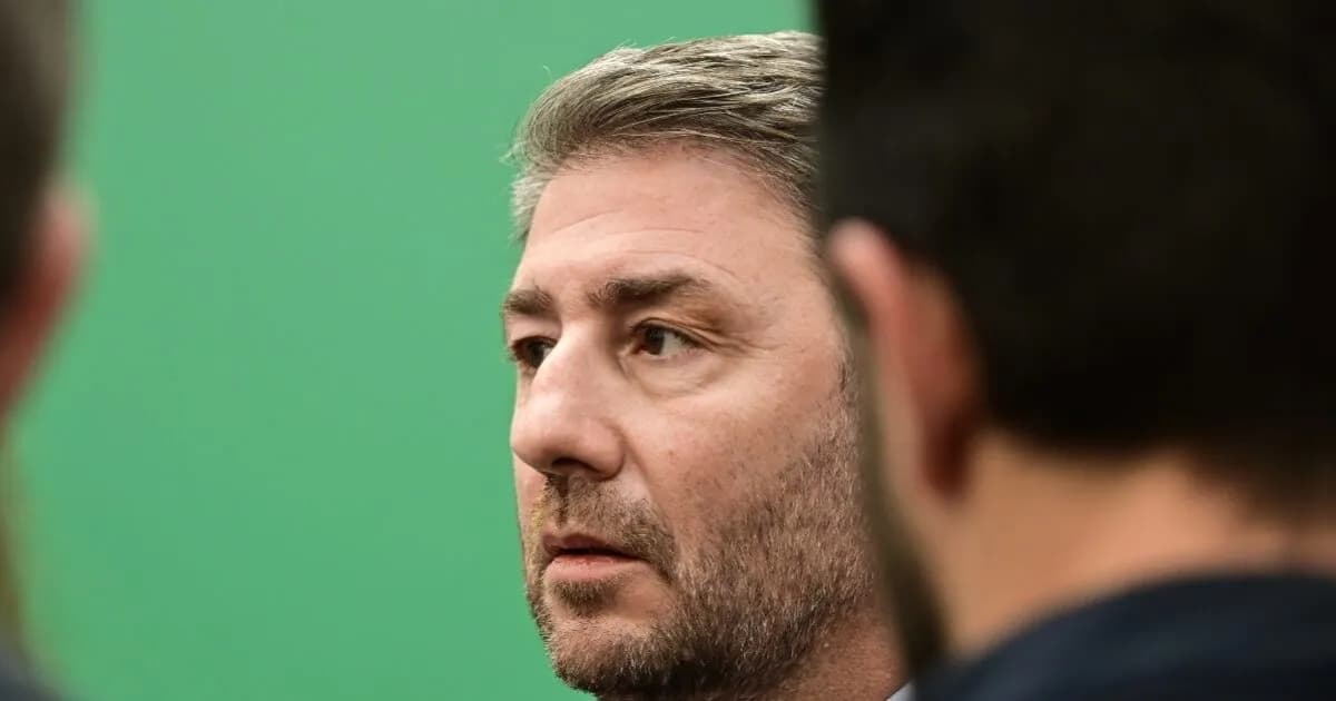 Ο Καστανίδης παραιτείται και ο Ανδρουλάκης αντεπιτίθεται