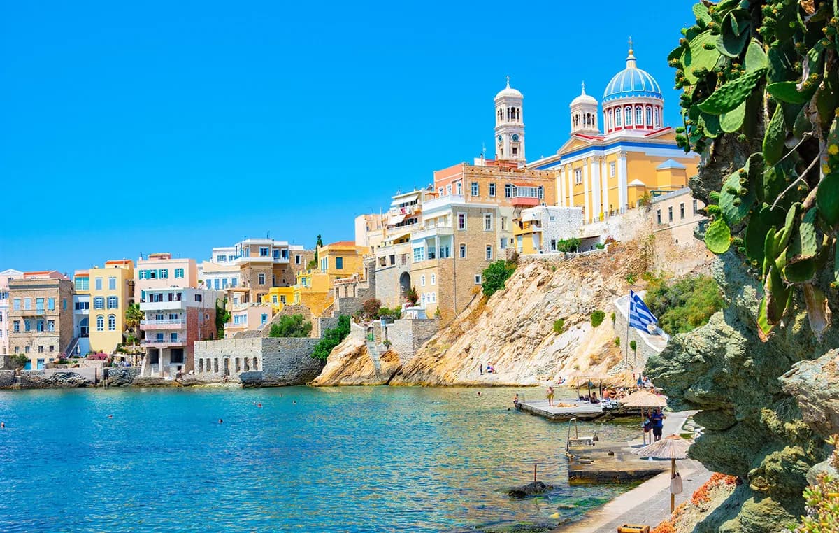 Οι Κυκλάδες ανοίγουν τη σεζόν με συγκρατημένη αισιοδοξία
