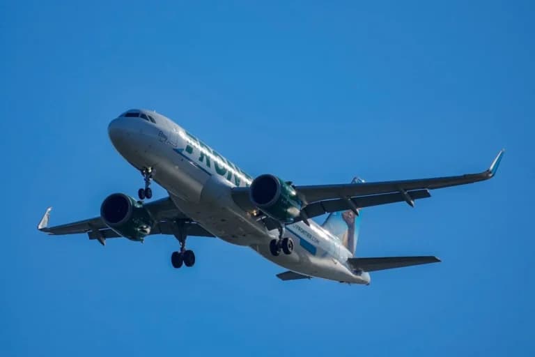 Η Frontier Airlines χτύπησε πεζό στον διάδρομο του Ντένβερ