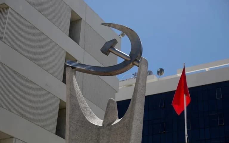 Το ΚΚΕ απαντά στον Μητσοτάκη για εργασιακά