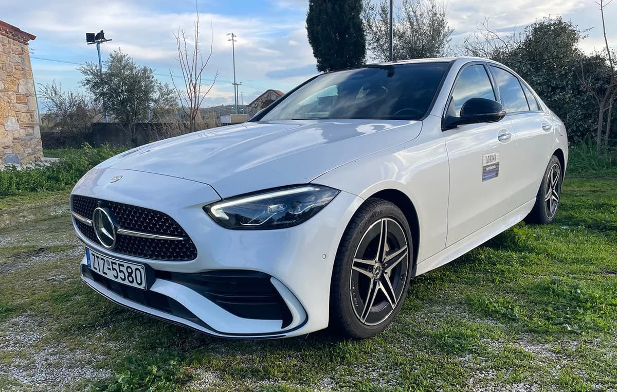 Η Mercedes C400e: 381 ίπποι και 850 χλμ συνολική αυτονομία