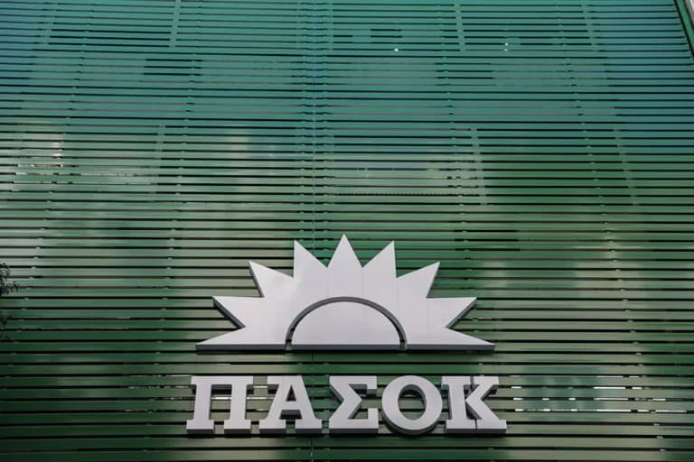 Το ΠΑΣΟΚ καταδικάζει την επιστροφή Κασιδιάρη στην πολιτική