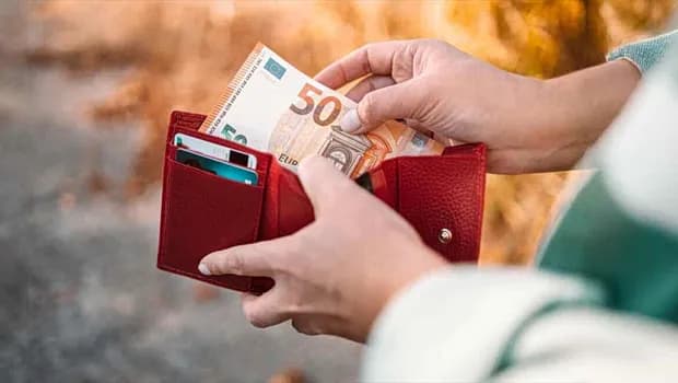 Η κυβέρνηση καταβάλλει 91,7 εκατομμύρια ευρώ σε επιδόματα την επόμενη εβδομάδα