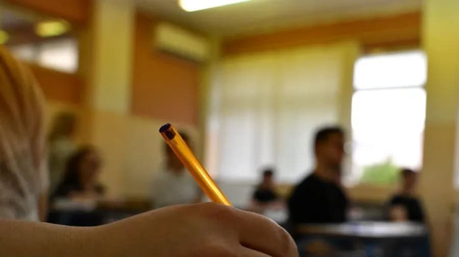 Πανελλήνιες 2026: Μοναξιά και Εμπειρίκος στη Νεοελληνική
