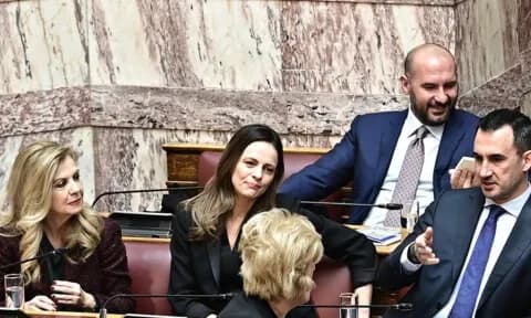 Διαλύεται η ΚΟ της Νέας Αριστεράς   Τέσσερις ανεξαρτητοποιούνται