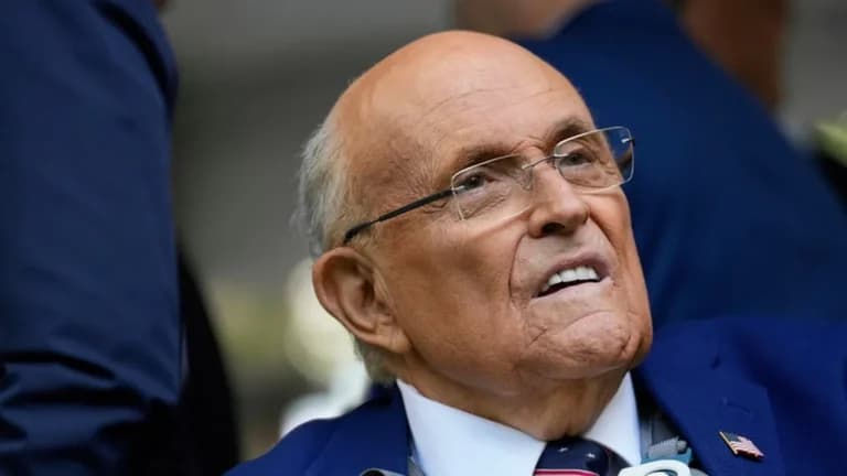Ο Ρούντι Τζουλιάνι νοσηλεύεται σε κρίσιμη κατάσταση