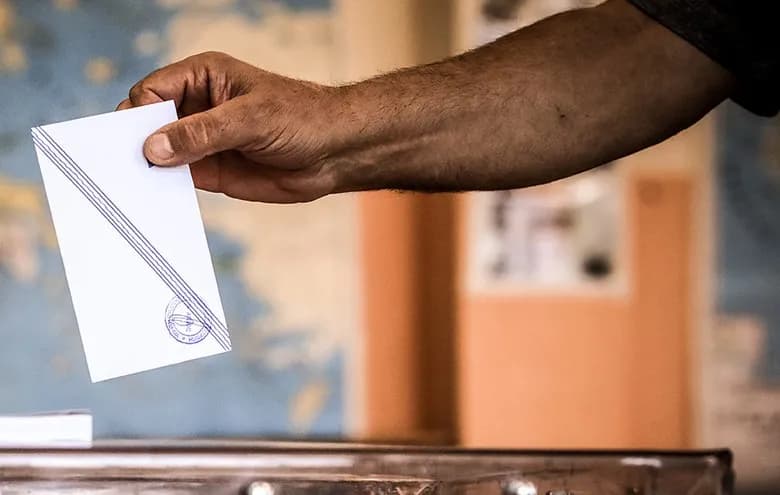Η δημοσκόπηση Marc ανεβάζει τη Νέα Δημοκρατία στο 32,2%