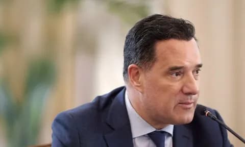 Ο Γεωργιάδης απειλεί με μηνύσεις για πλαστή φωτογραφία ΑΙ