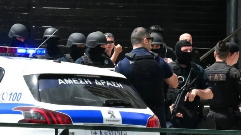 Πυροβολισμοί σε μπαρ στις Τζιτζιφιές — γυναίκα τραυματίας