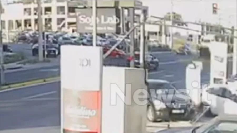 Σφοδρή σύγκρουση στη Λεωφόρο Μαραθώνος στο Πικέρμι