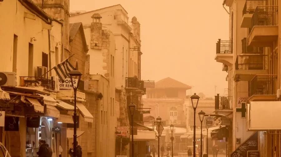 Η αφρικανική σκόνη «πνίγει» ξανά την Ελλάδα