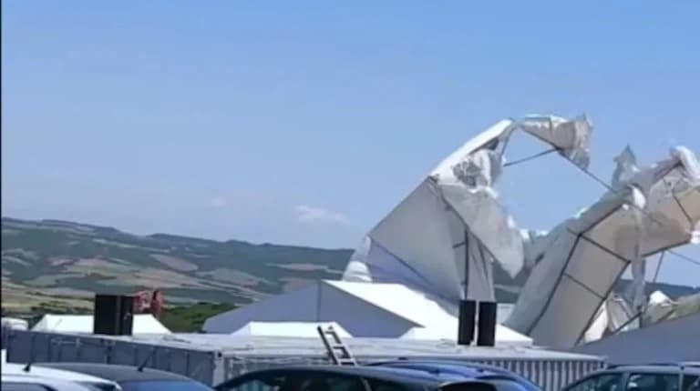 Ο ανεμοστρόβιλος σάρωσε πίστα καρτ στο Λάκκωμα Χαλκιδικής