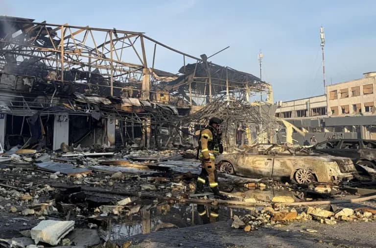Ρωσικές επιδρομές σε Ζαπορίζια και Κραματόρσκ: 17 νεκροί