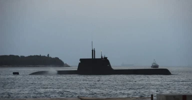 Υποβρύχιο Παπανικολής μπλέχτηκε σε δίχτυα τράτας στις Κυκλάδες