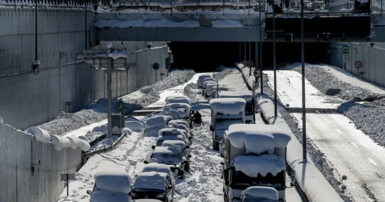 Καταδίκη στελεχών για τον εγκλωβισμό στην Αττική Οδό