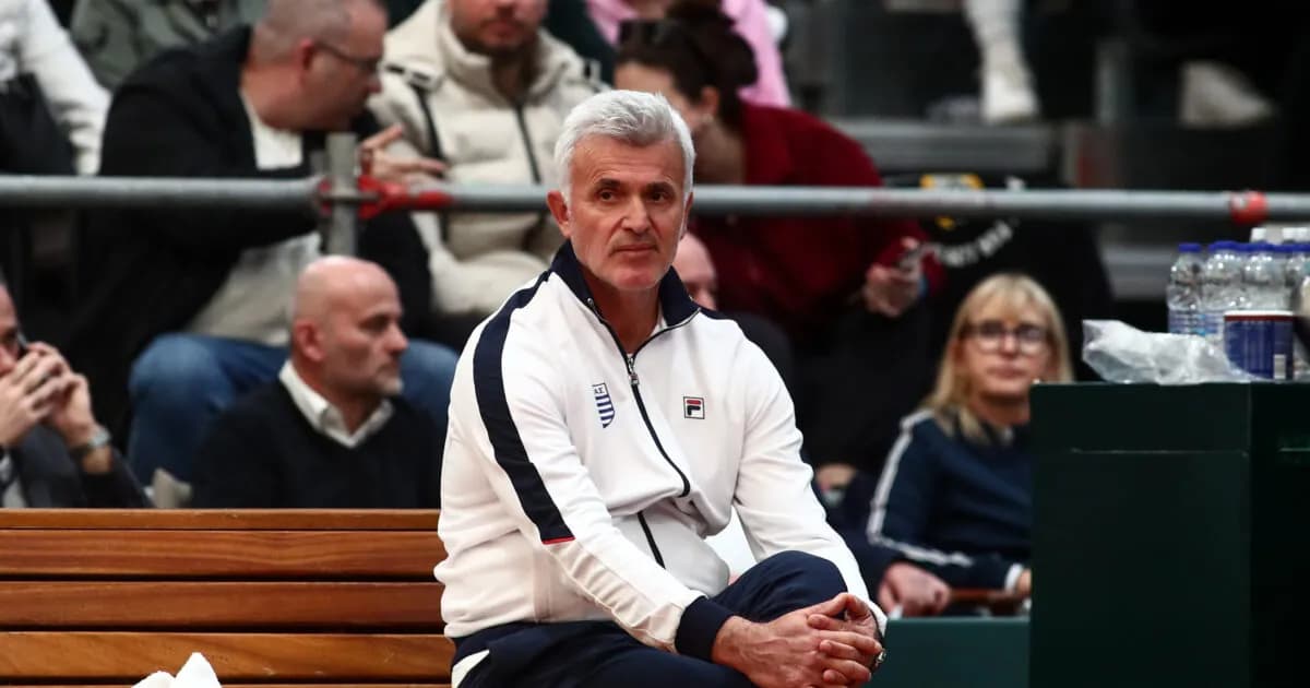 Ο Απόστολος Τσιτσιπάς αποχαιρετά ποιητικά τον Στέφανο