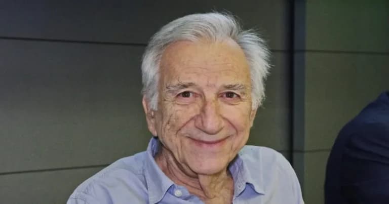 Πέθανε ο Κλάιβ Ντέιβις, θρύλος της μουσικής βιομηχανίας