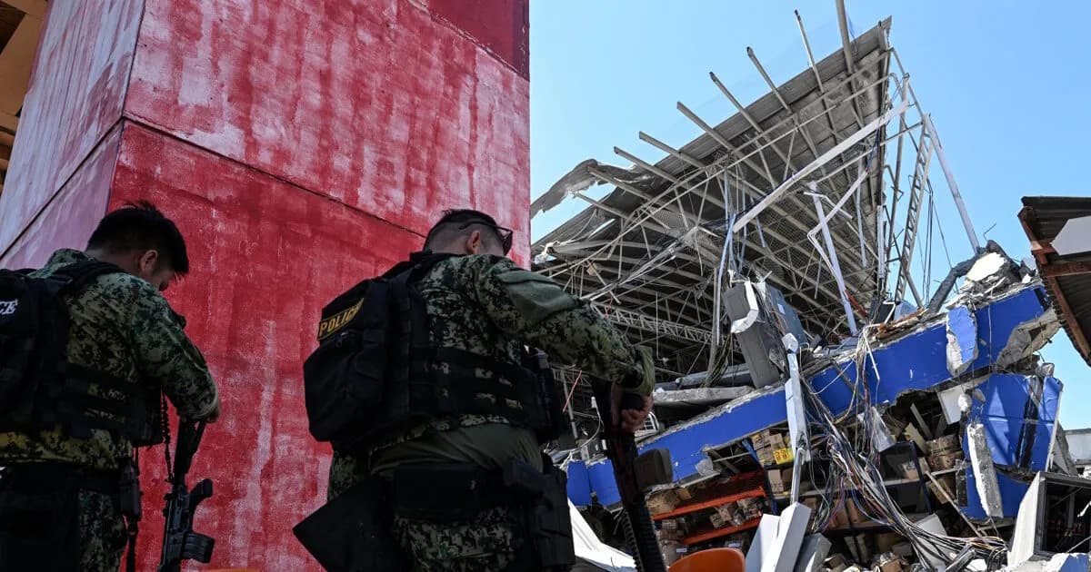 Ο σεισμός 7,8 Ρίχτερ στις Φιλιππίνες αφήνει 37 νεκρούς
