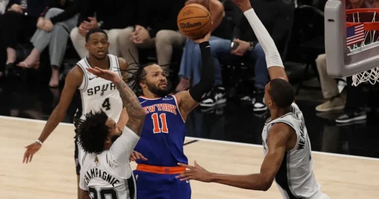 Οι Νικς κάνουν το 2-0 στους τελικούς NBA με θρίλερ στο Σαν Αντόνιο
