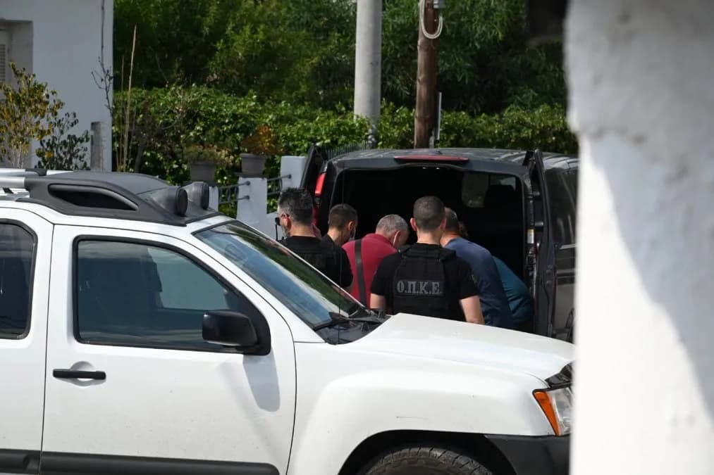 Θρίλερ στον Λόγγο Αιγίου: Η διπλή δολοφονία μητέρας και γιου