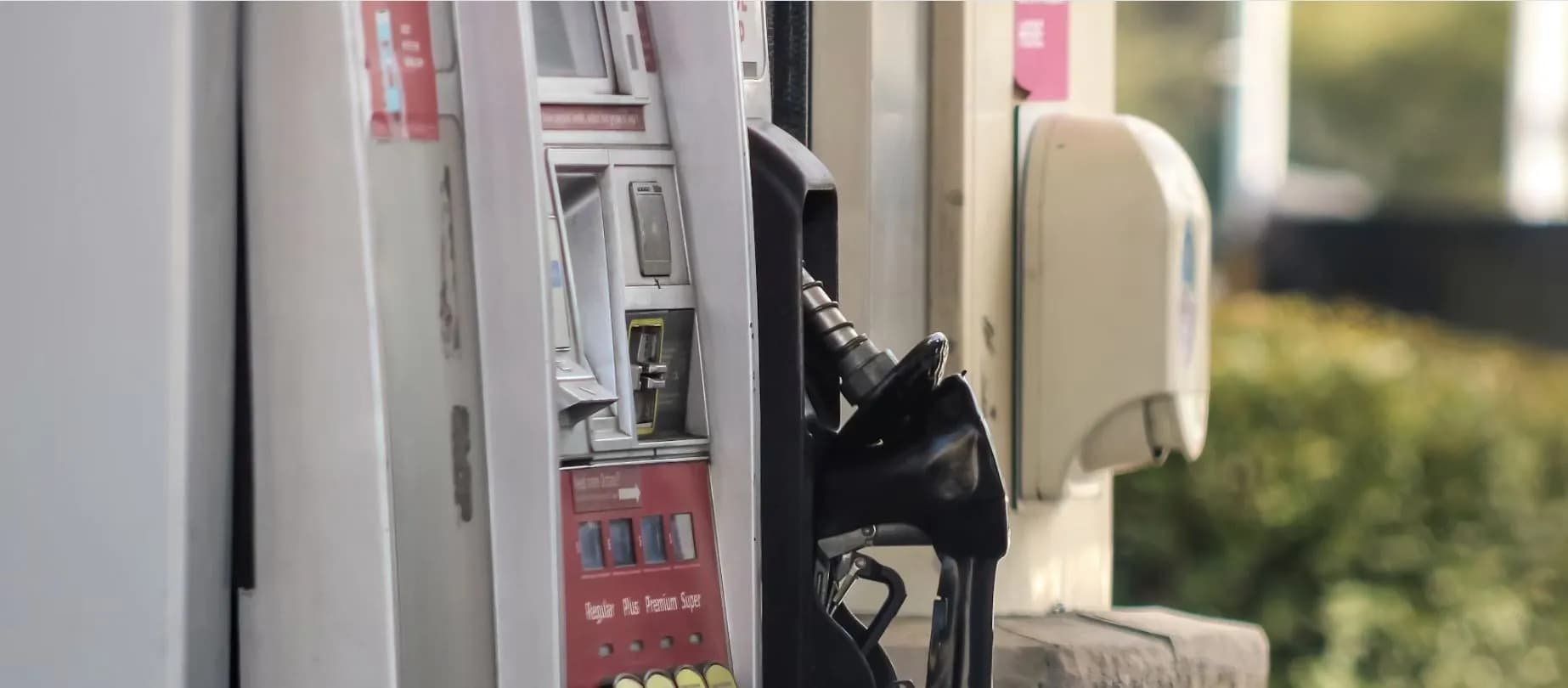 Η βενζίνη κάτω από 2 ευρώ Νέες μειώσεις στα καύσιμα