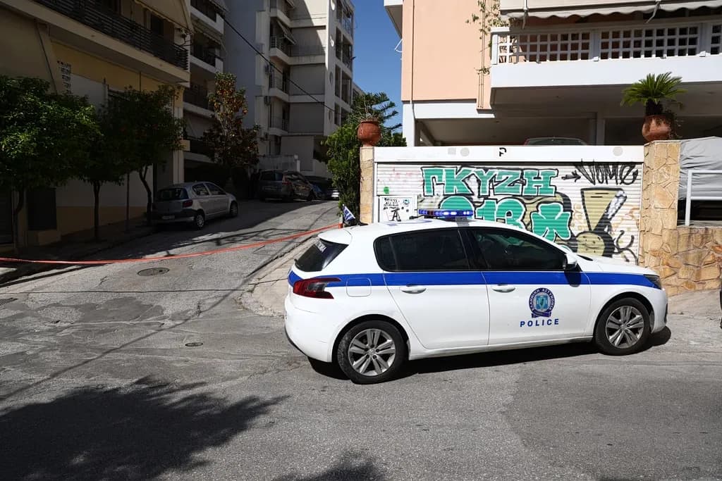 Καταδίωξη στο Κερατσίνι: Μηχανή καρφώθηκε σε σχολικό