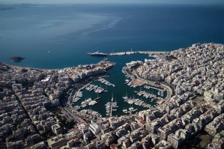 Σύγκρουση σκαφών στη Μαρίνα Ζέας χωρίς τραυματίες
