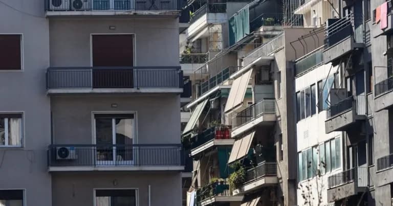Μεικτή εικόνα στις μεταβιβάσεις ακινήτων τον Απρίλιο 2026