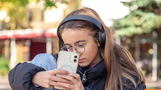 Αγωγές κατά TikTok και Meta για αυτοκτονίες ανηλίκων