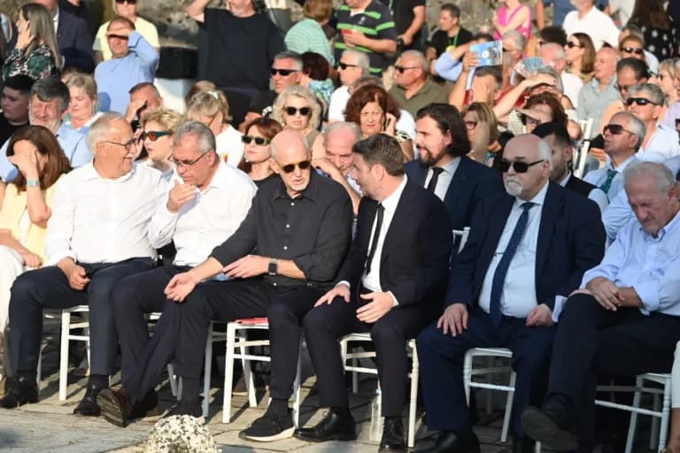 Το ΠΑΣΟΚ τιμά τα 30 χρόνια από τον θάνατο του Παπανδρέου