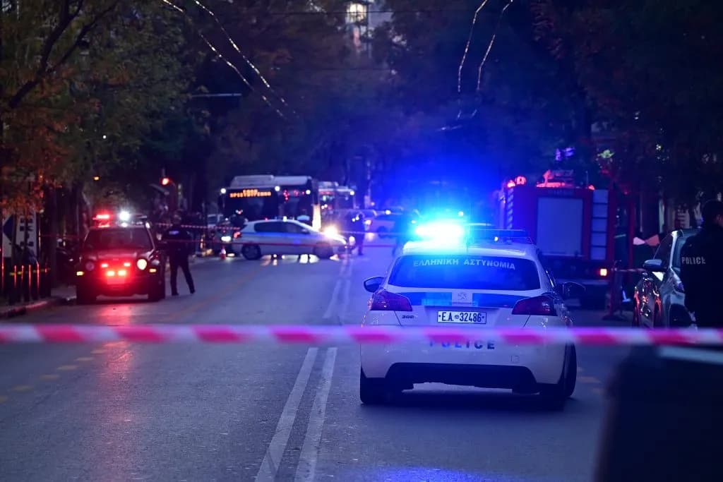 Έκρηξη σε εταιρεία ενοικίασης αυτοκινήτων στην Αχαρνών