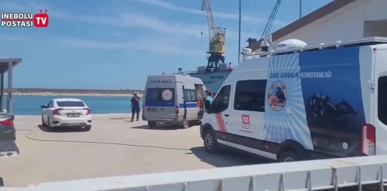 Τουρκικό αλιευτικό βυθίστηκε στη Μαύρη Θάλασσα με έναν νεκρό