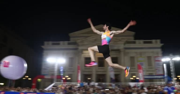 Ο Τεντόγλου κυρίαρχος στο Piraeus Street Long Jump