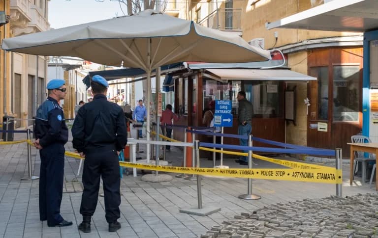 Δύο αδέλφια νεκρά σε αυτοκίνητο στη Δεκέλεια Κύπρου
