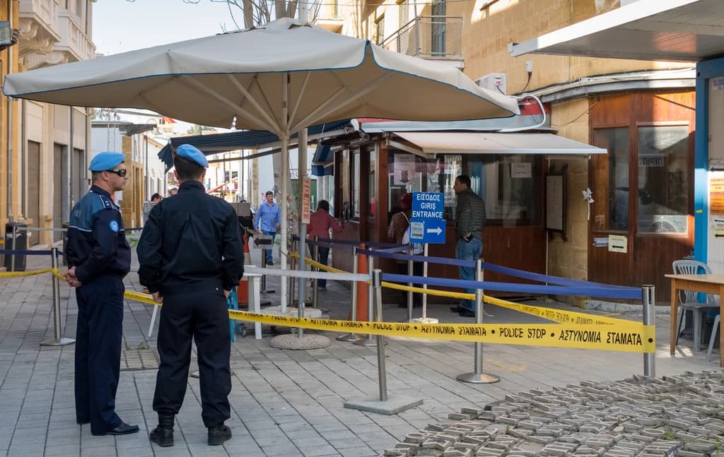 Δύο αδέλφια νεκρά σε αυτοκίνητο στη Δεκέλεια Κύπρου