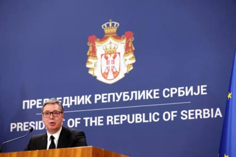 Ο Βούτσιτς παραιτείται — Πρόωρες εκλογές στη Σερβία