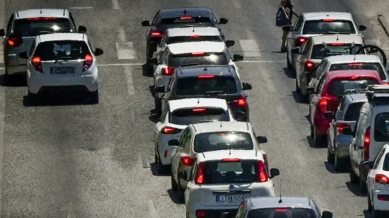 Τροχαίο στη Λεωφόρο Ποσειδώνος: Χάος στην κυκλοφορία