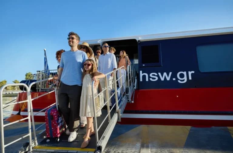 Η Hellenic Seaways ανανεώνει τα ταξίδια στον Σαρωνικό