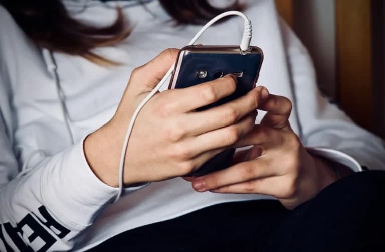 Επιδότηση smartphone έως 70 ευρώ για άτομα με αναπηρία